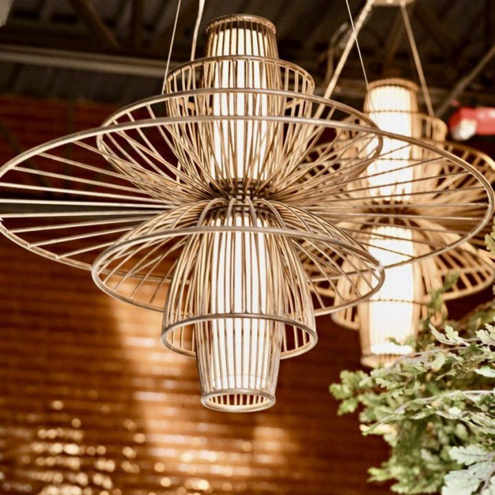 interior-atlanta.jpg Sculptural statement pendant lighting selected for the Blake’s Oyster Bar restaurant interior in Atlanta